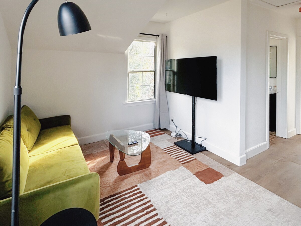 Popular Airbnb listing: *San Gabriel Upper Floor Suite in East San Gabriel