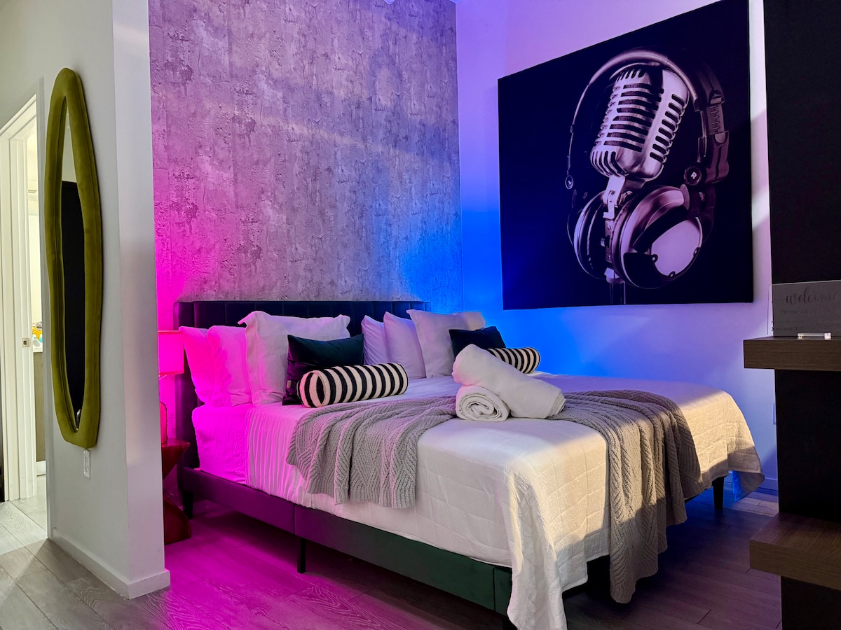 Penthouse Studio