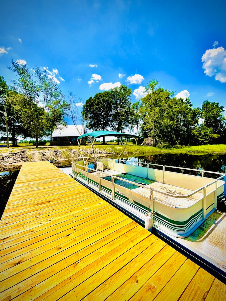 The Pond House on Rock Hill Farm - Cabins for Rent in Collins