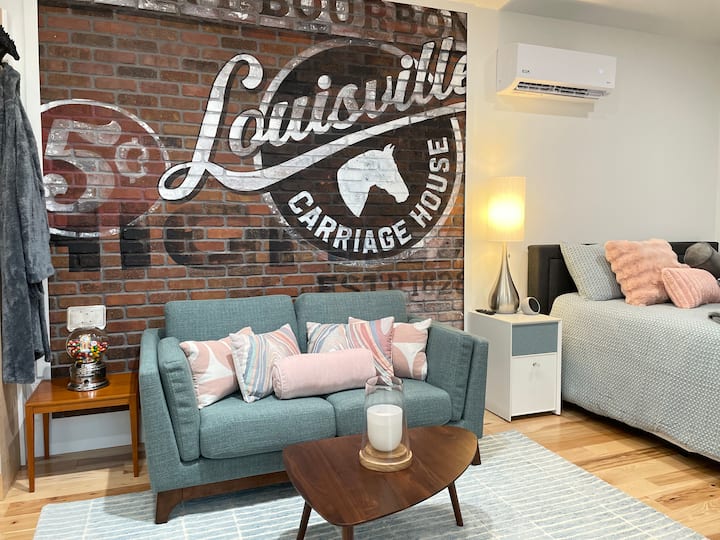 Private Luxury | Large Deck | Walk To Best Spots - Louisville, KY