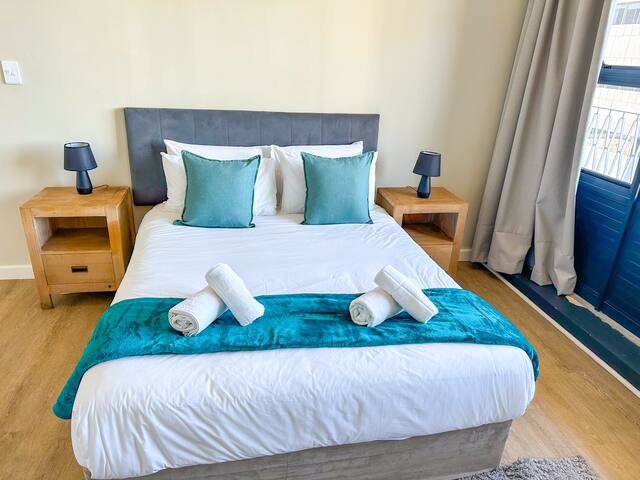 City Views – Designer 2BR-Wifi gallery image 2