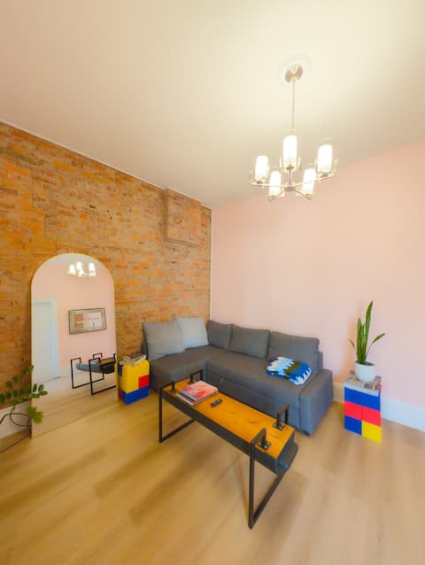 Popular Airbnb listing: Chic Oasis | Steps Away From TD Coliseum Hamilton in Hamilton