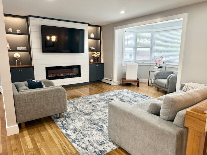 2 Miles To Downtown Newport! 2br Coastal Escape - ニューポート, RI