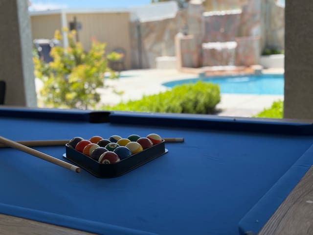 Serene Modern Home 5×4 pool+spa, gym, waterfall