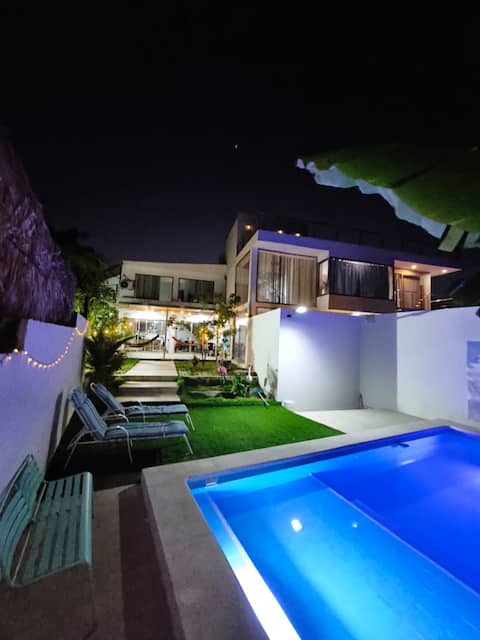 Sea and Breeze Santa Veronica Cabin House