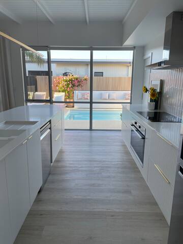 Pea-Pod gallery image 3