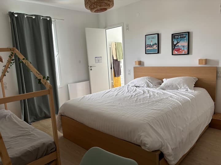 מיטת 160 ס"מ ומיטת יחיד 