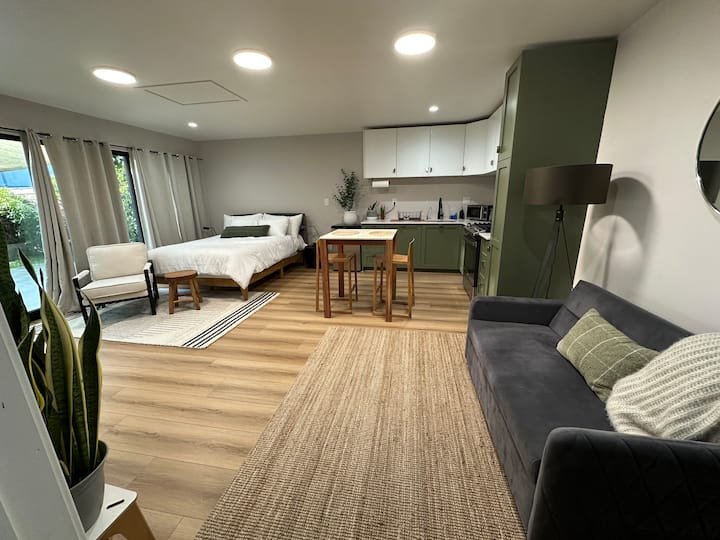 New Modern Studio - Culver City, CA