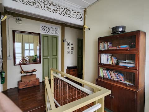 VintageStudio3/HistoricalArea/Metro/StreetFood/711