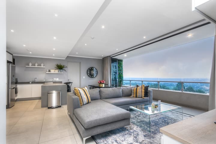 Stylish Sandton Apartment - Sandton