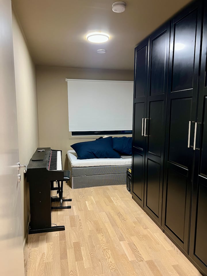 Spavaća soba 3 s krevetom širine 150 cm
1. kat