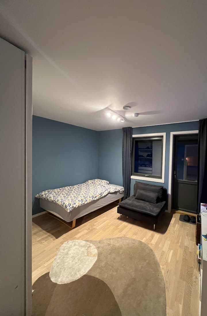 druga spavaća soba s krevetom širine 120 cm
1. kat