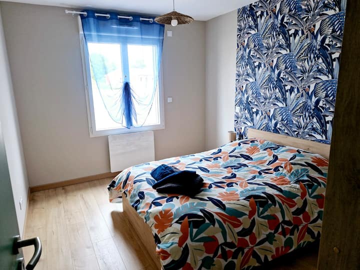 Спалня 140 с гардеробна