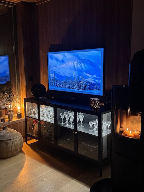 Popular Airbnb listing: Modern mountain pearl ski in ski out with magical nature in Tinn