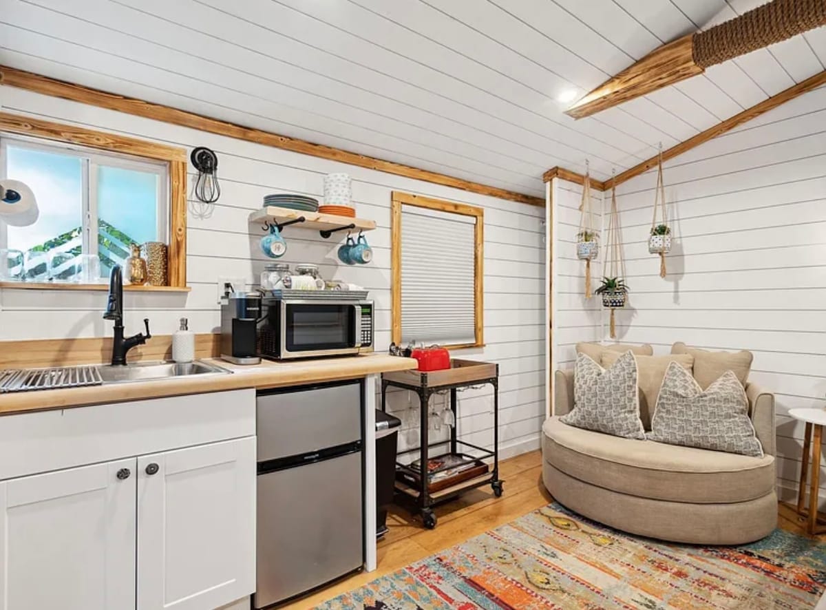 Successful Airbnb property: The Eagles Nest in James Island