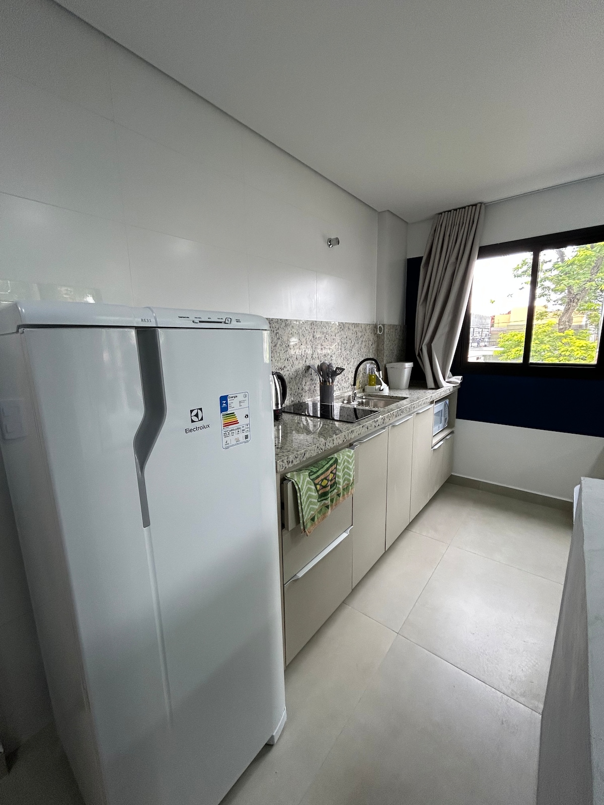 Imóvel de sucesso: VDC102 - Studio one block from PUC em Prado Velho