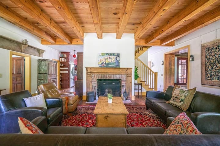 Black Walnut Farm: 50-acres + Private Pond - Highland, NY