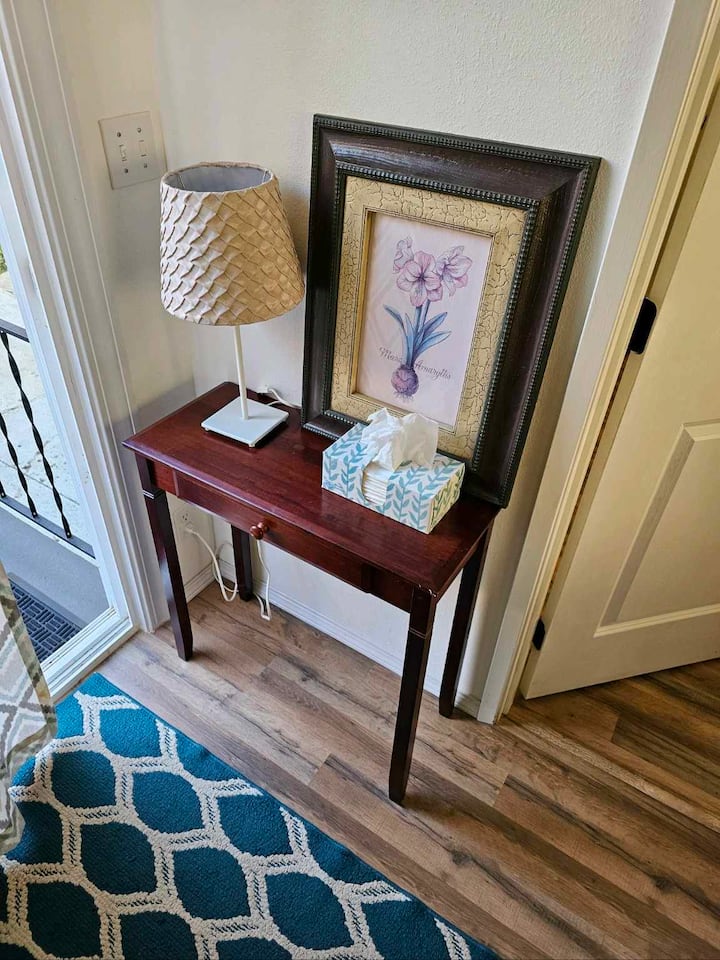 Newly Updated Apartment - Salem, OR