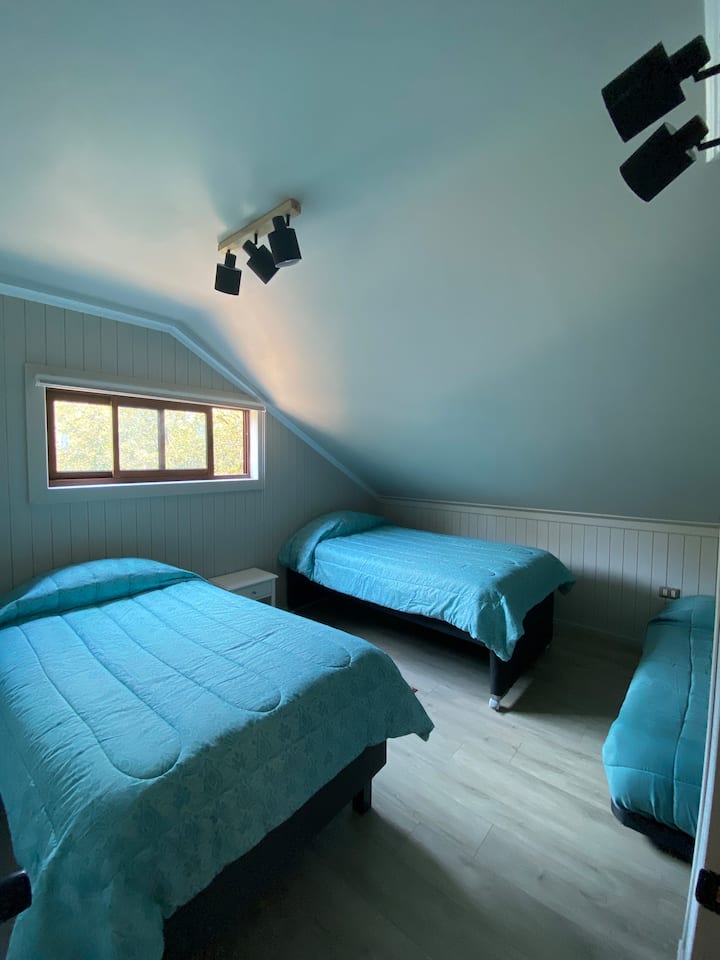 سريران 1.5 بلازا وسرير بعمود واحد 