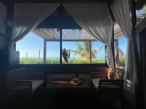 Anuncio de Airbnb popular: Oceanfront cabin Estrella de Mar. en Lázaro Cárdenas