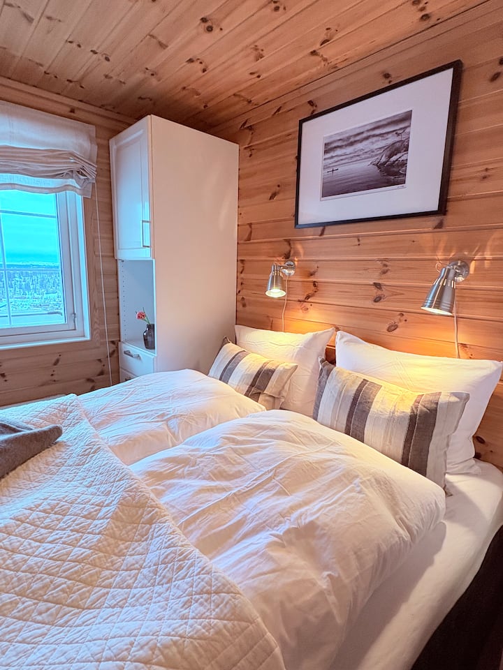 Utsikt, Mange Turstier, Jacuzzi Og Badstue - Noruega