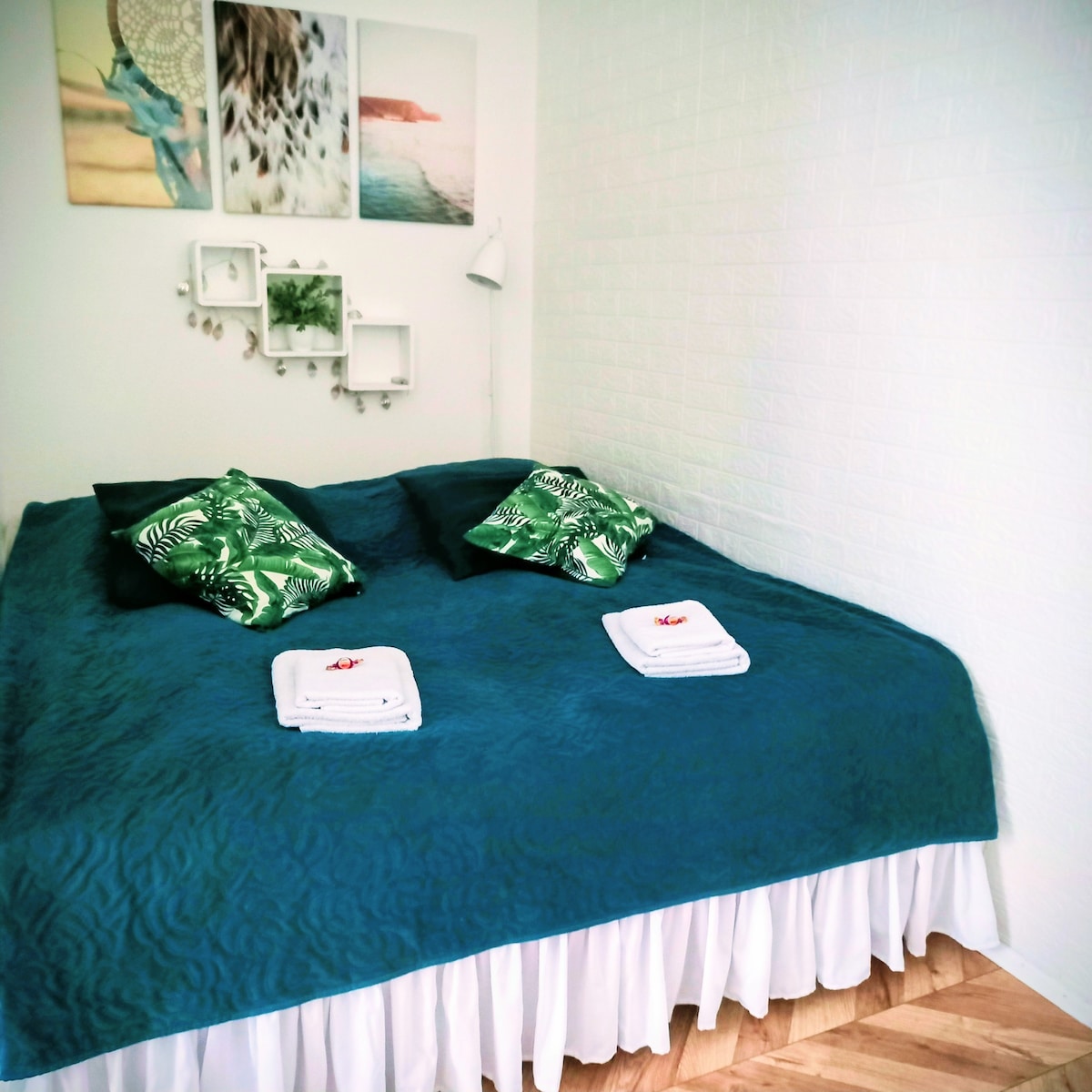  kitanda kikubwa cha sentimita 190, shuka la kijani