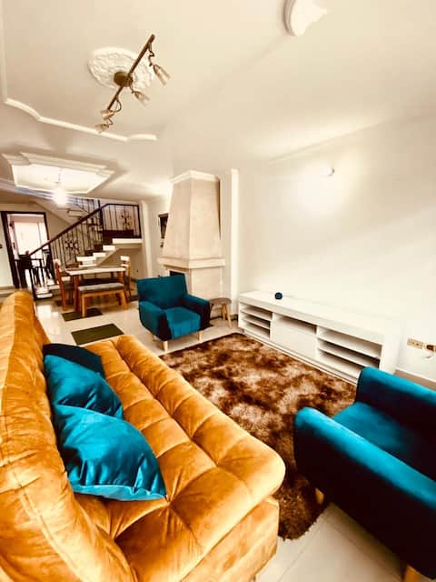 Top performing Airbnb: Elegant tourist house for 1 to 20 people in Zipaquirá
