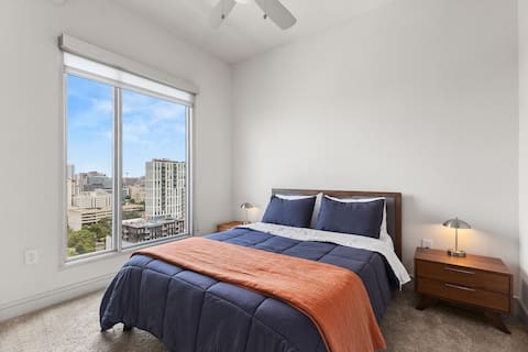 Successful Airbnb property: The Skyline Retreat | High-Rise | Downtown in Downtown