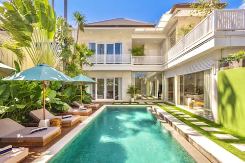 Four bedroom Villa 400 meters From Canggu Beach