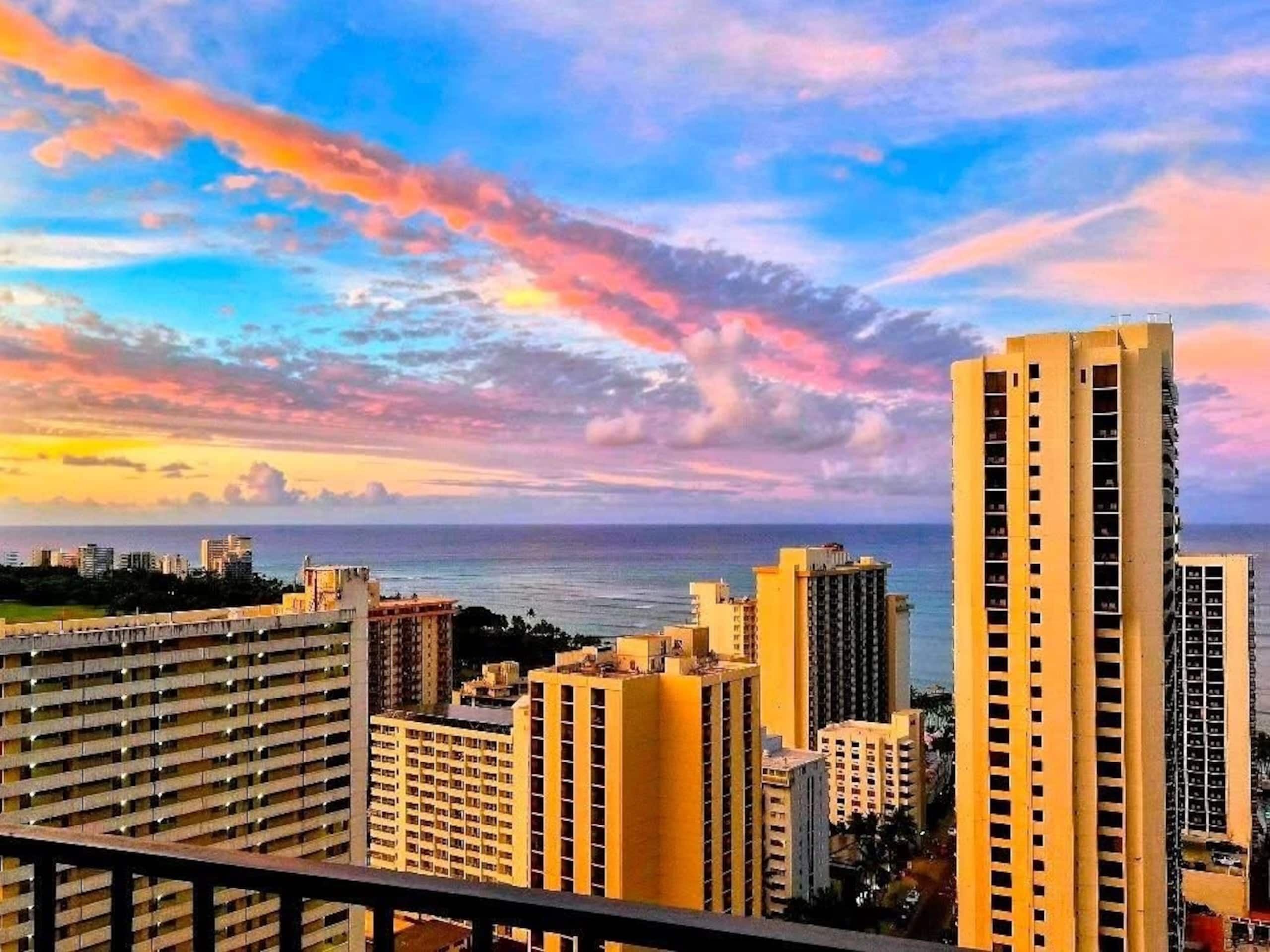 Condo in Honolulu · ★5.0 · 1 bedroom · 2 beds · 1 private bath - Image 24