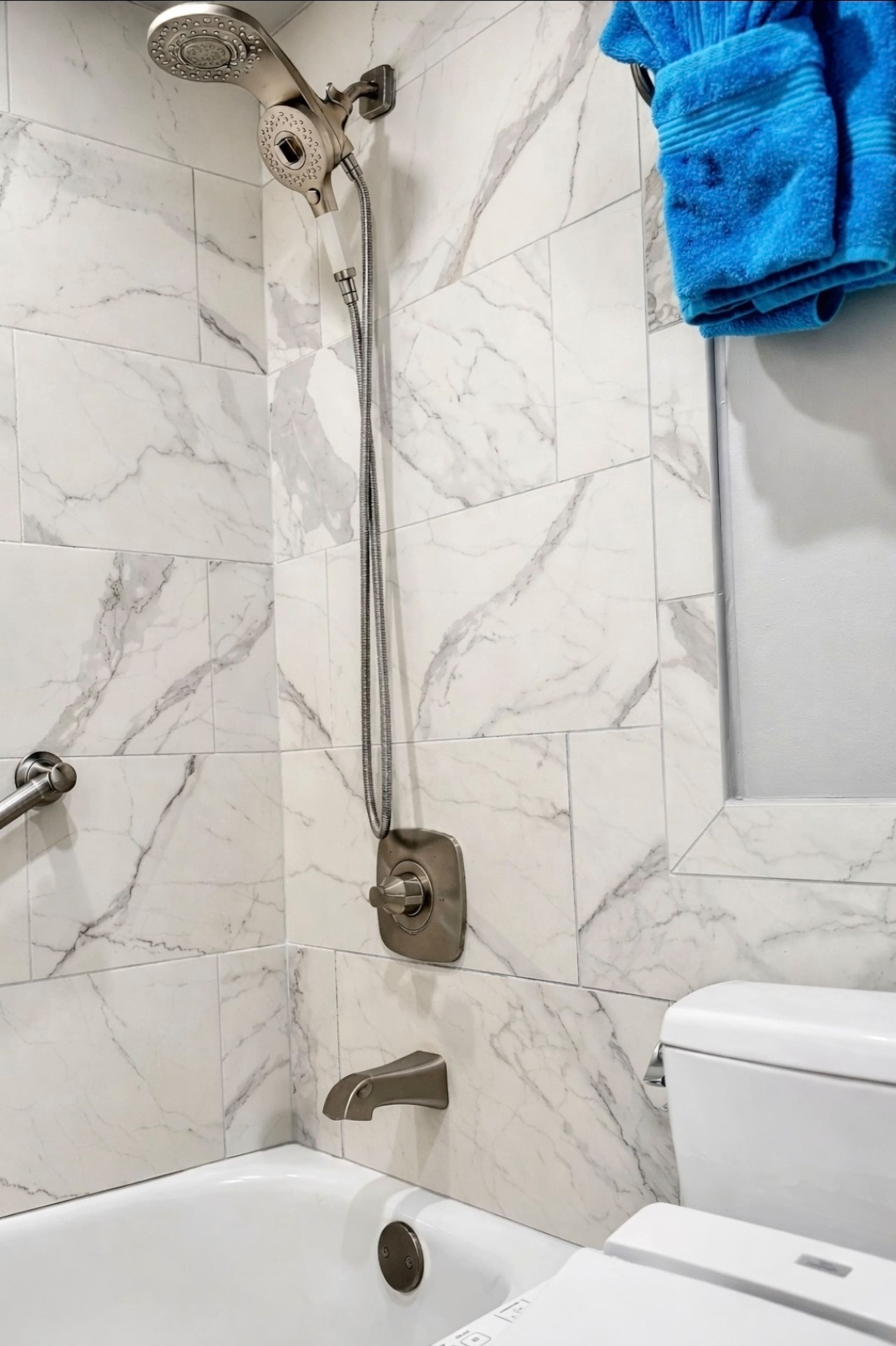 Condo in Honolulu · ★5.0 · 1 bedroom · 2 beds · 1 private bath - Image 16