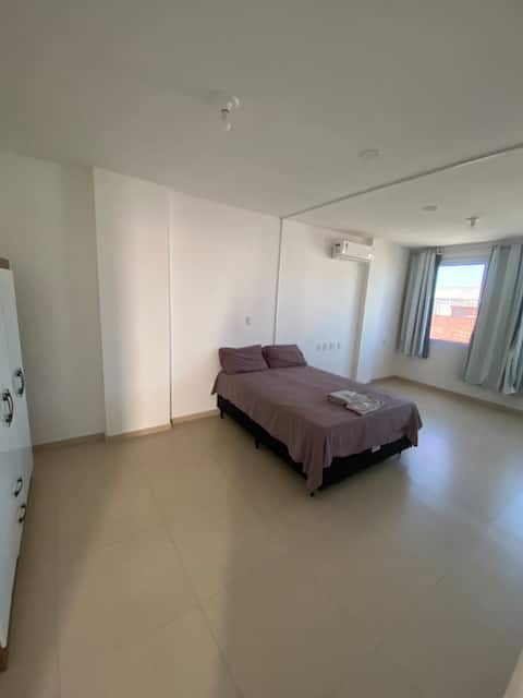 Two-bedroom apartment with air conditioning and garage