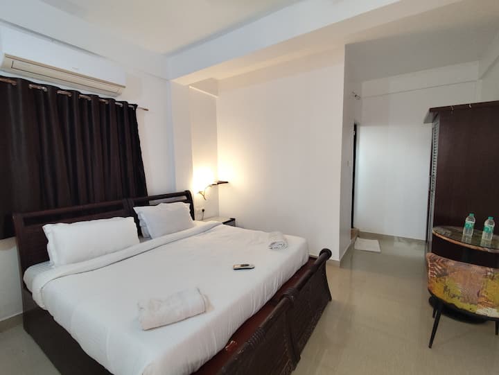 Bedroom 2 image 2