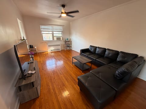 NYC Gateway | 3BR Near LGA & JFK | Subway to City
