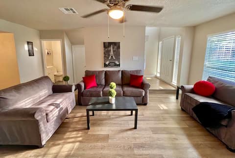 Successful Airbnb property: FIFA World Cup-Hidden Gem-Pool & Covered Parking in Greater Inwood