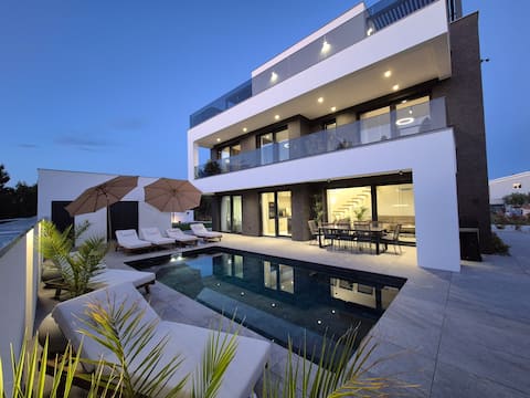 Luxury Villa Vesper