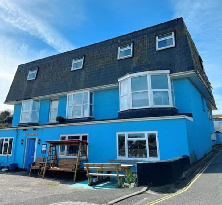 3 Bed Dorm Room With Bathroom - Newquay