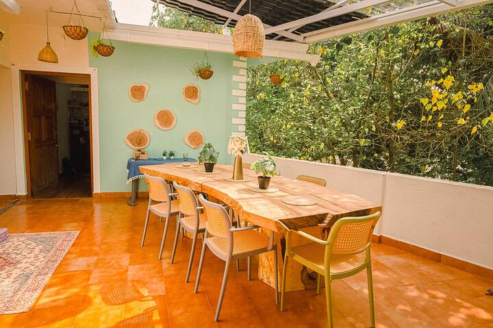 Dining area image 2