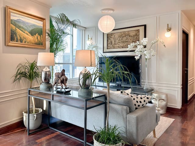 The Legacy | 2BR | BTS Chidlom | 101SQM | Langsuan