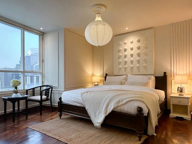 The Legacy | 2BR | BTS Chidlom | 101SQM | Langsuan gallery image 2