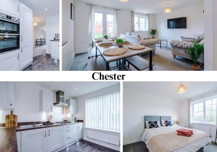 Spacious 5br Chester Home | Parking | Sleeps 10 - Wrexham