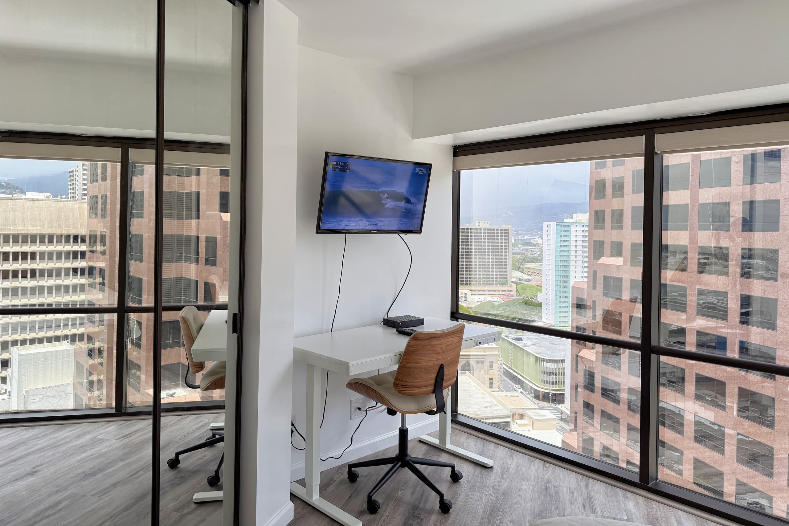 Honolulu Downtown High-Rise 1BR ｜Free Parking｜View - Image 28