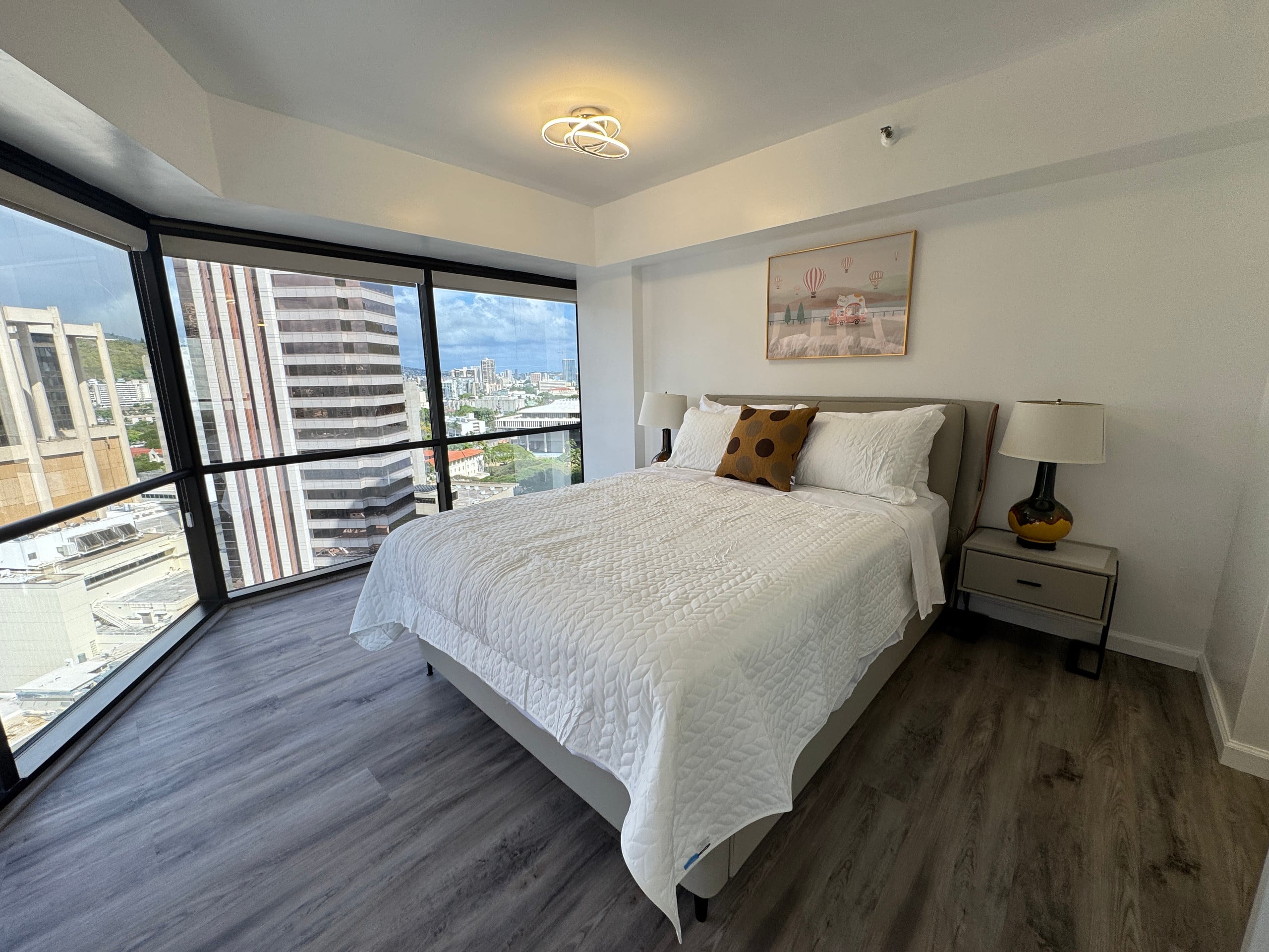 Honolulu Downtown High-Rise 1BR ｜Free Parking｜View - Image 32