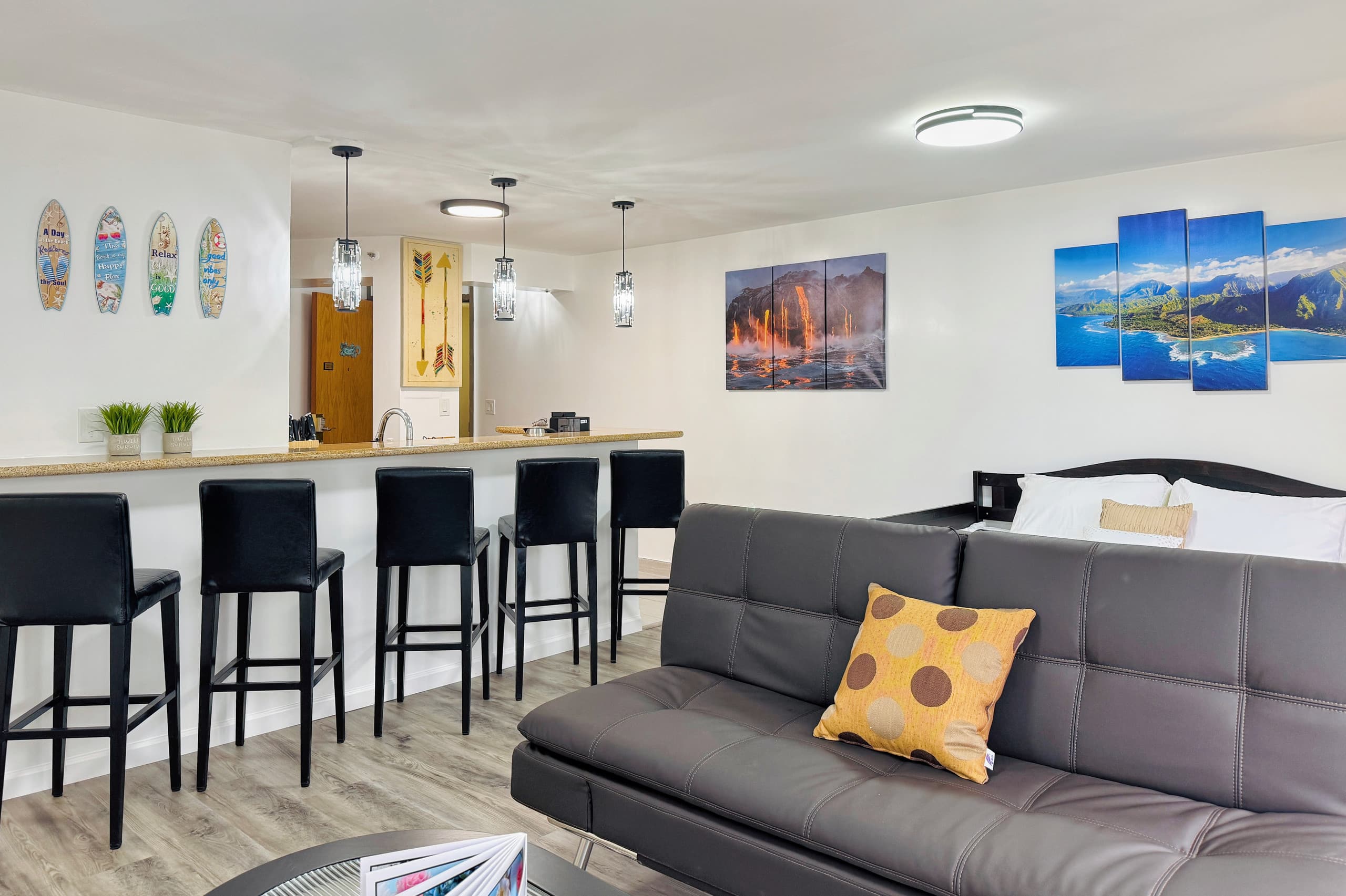 Honolulu Downtown High-Rise 1BR ｜Free Parking｜View - Image 14