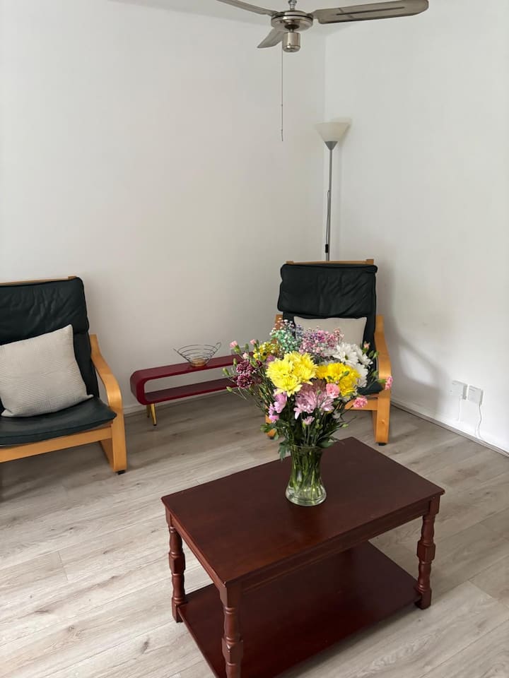 2 Bed Central Woking Apartment - Woking