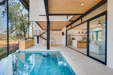 Spacious 4-Bed Home with Stunning Outdoor Living