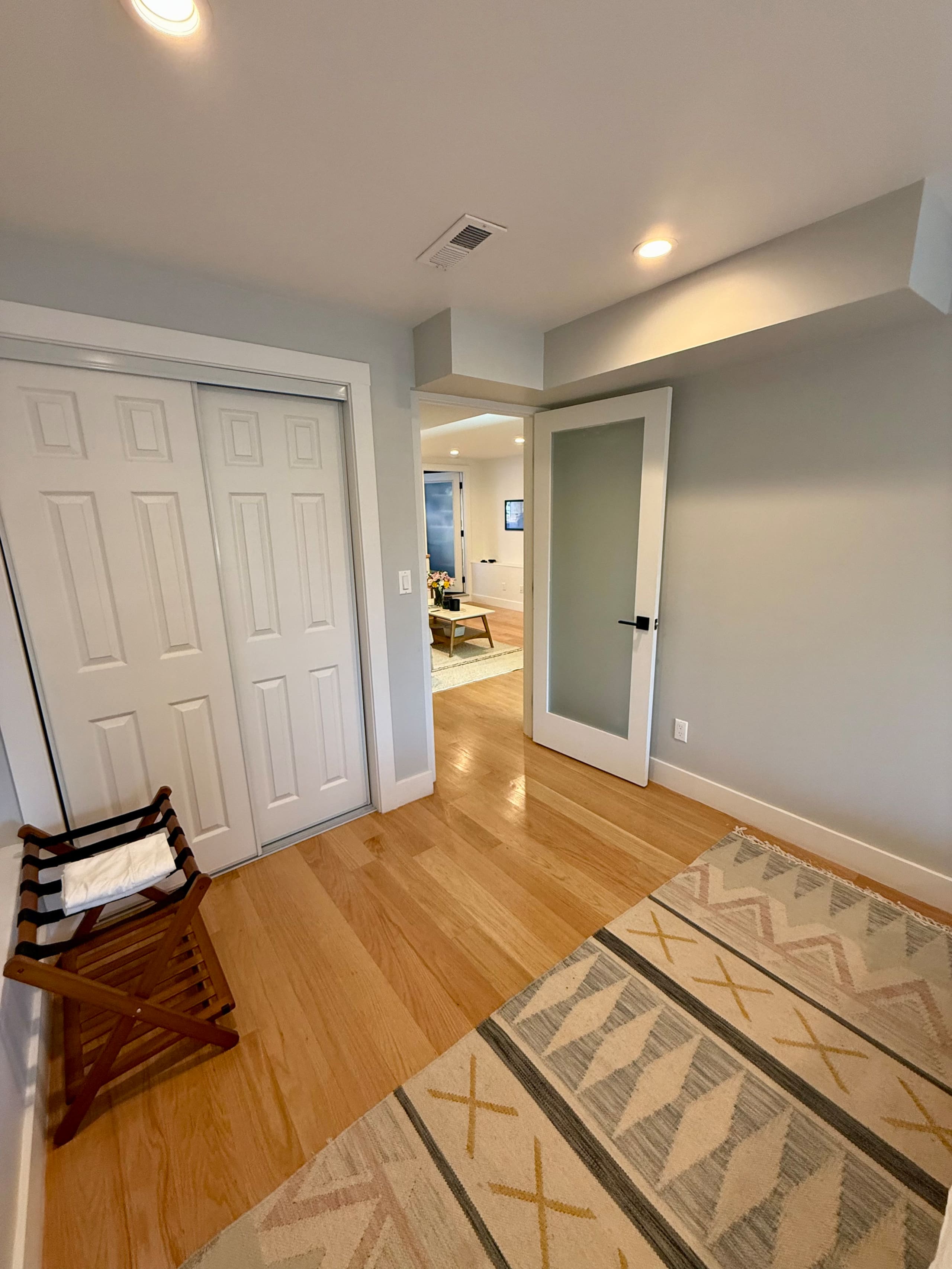 Bright, Modern In-Law Suite w/ Gym & Garden - Image 6