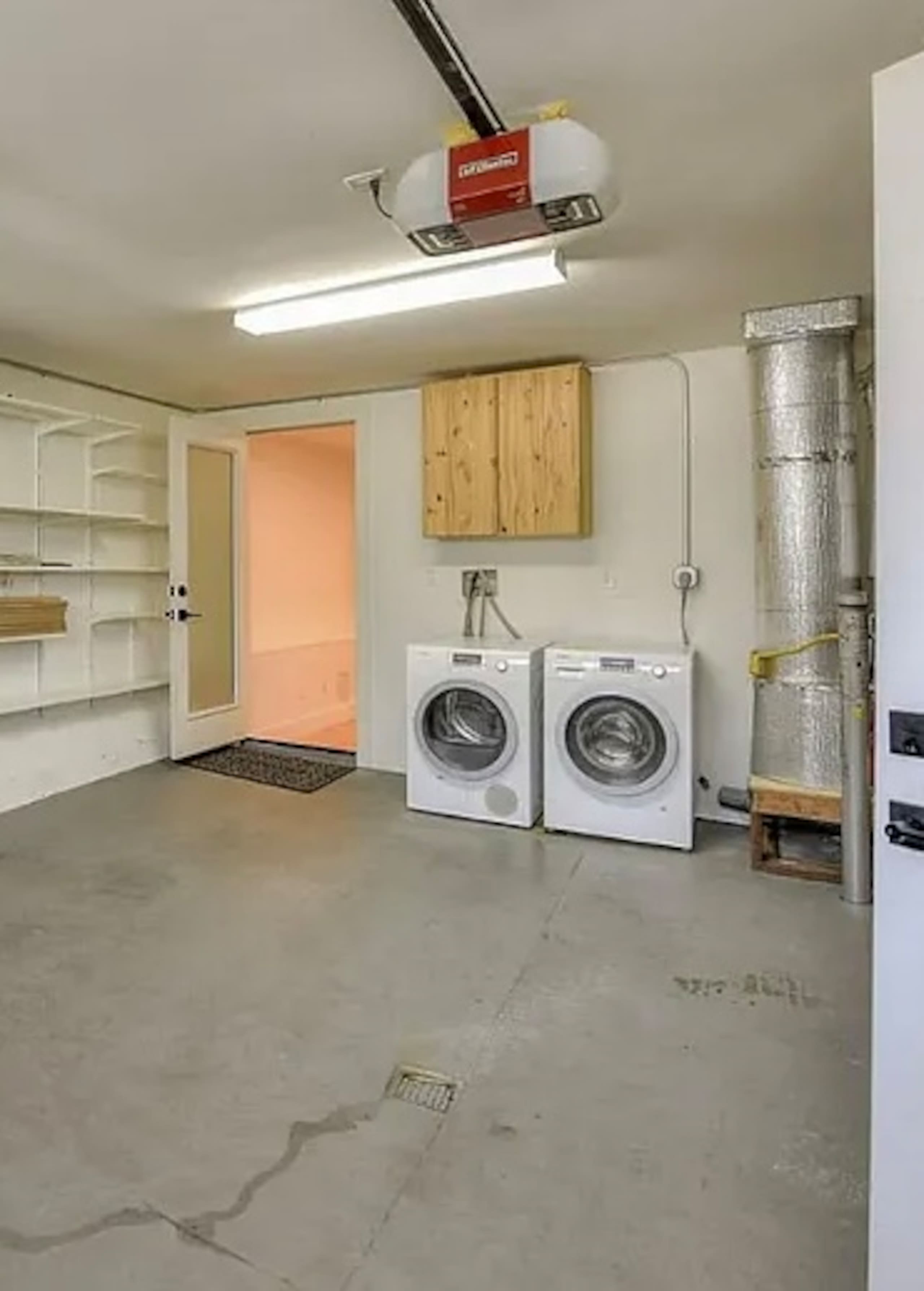 Bright, Modern In-Law Suite w/ Gym & Garden - Image 10