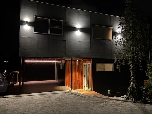 Scandinavian living in Sandy Bay