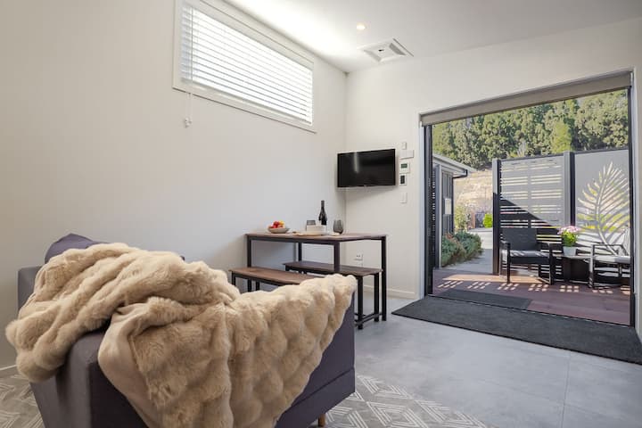 Modern Studio Retreat. - Queenstown